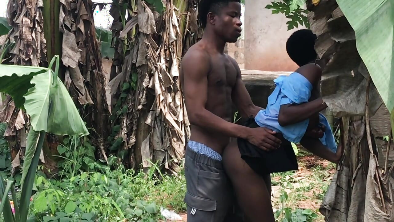 Derse geç kaldım, beni eve göndermek yerine sikiyor