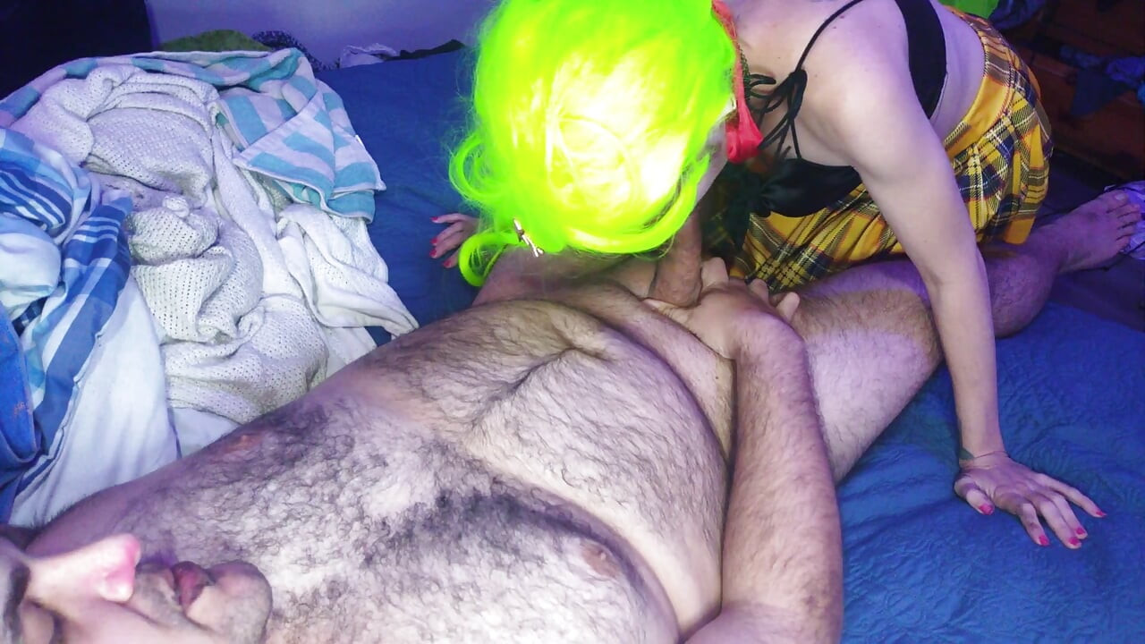 Clown girl with neon hair gives amazing blowjob and gets creampied