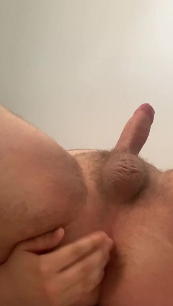 Virgin chubby guy trying to cum