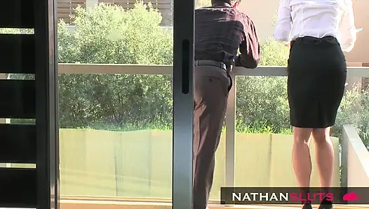 Пробуренная задница агента по недвижимости - Carla Cox