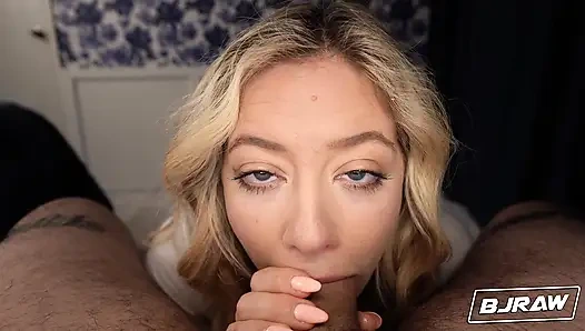 Bjraw River Lynn beklediği yüze boşalmayı alıyor