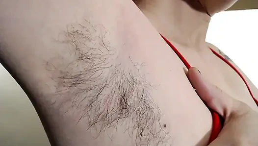 Ketiak berbulu hitam panjang closeup