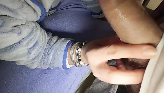 Amateur wife fucked missionary style and creampie in her hairy pussy. Real homemade.