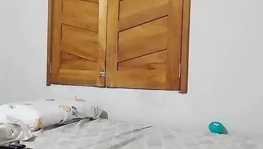Vivi Guedez - Banyak bercinta di bulu.