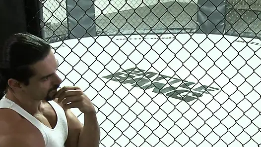 Милая радостная пизда юной киски широко пульсирует для гигантского жесткого удара по ней