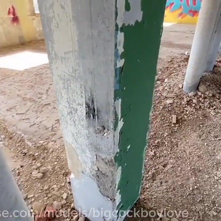 Časnik uhvatio vojnika kako drka i jebao ga duboko u guzicu