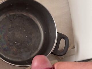 Air mani dalam pot