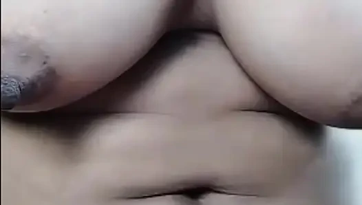 Seksi karım parmaklıyor