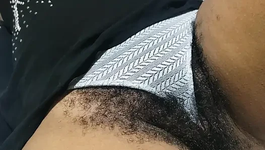 Rekaman seks ibu-ibu dengan memek berbulu paling hot dientot habis-habisan sama pacarnya