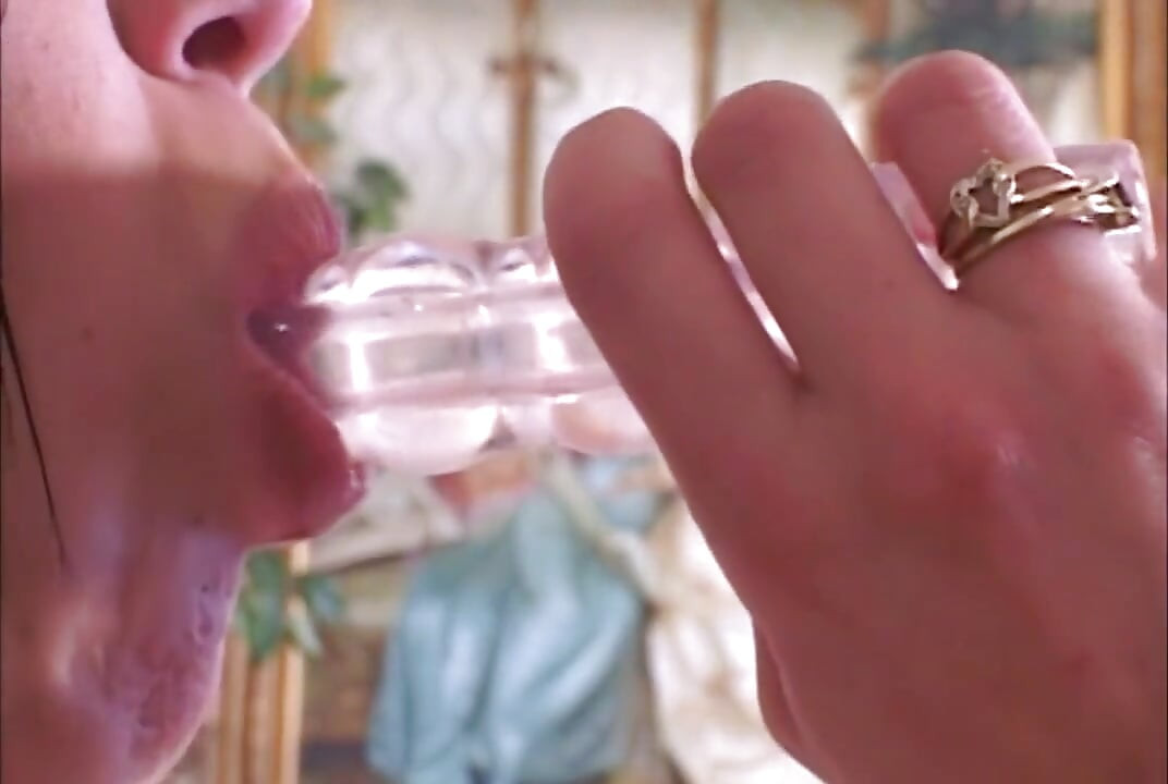 Gadis remaja muncrat lalu dientot