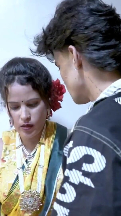 แม่บ้านอินเดียคนสวยเย็ดกับหนุ่มรวย! เย็ดโรแมนติกอินเดียสุดฮอต | คลิป 1