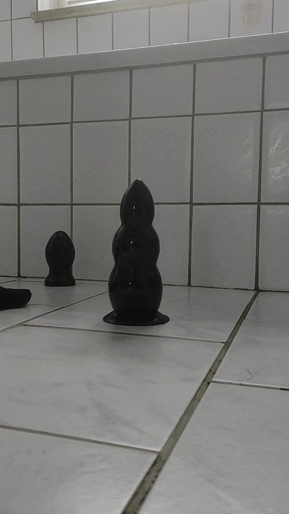 Plug'n Dildo - Selffuck in bathroom