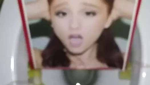 Ariana grande altın duş haraç