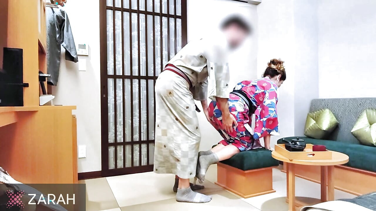 거친 섹스와 질싸로 따먹히는 일본 하녀