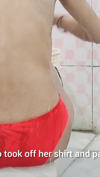 Zapanjujući trenutak iz "Meri Biwi Mere Samne Policewale se Chudi Part 1"