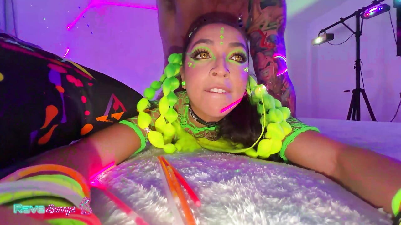 Piercing gözlü sürtük, Madison Wilde dj'i bindiriyor!