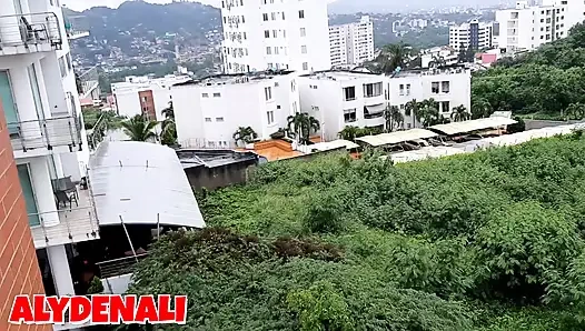 Сводный брат моей подруги сосёт мне киску