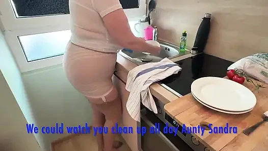 Tugas domestik tante sandra vgq42