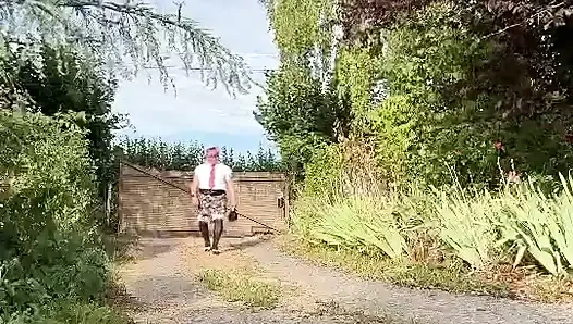 Bir akşam için küçük etekli hızlı bir kıyafetle