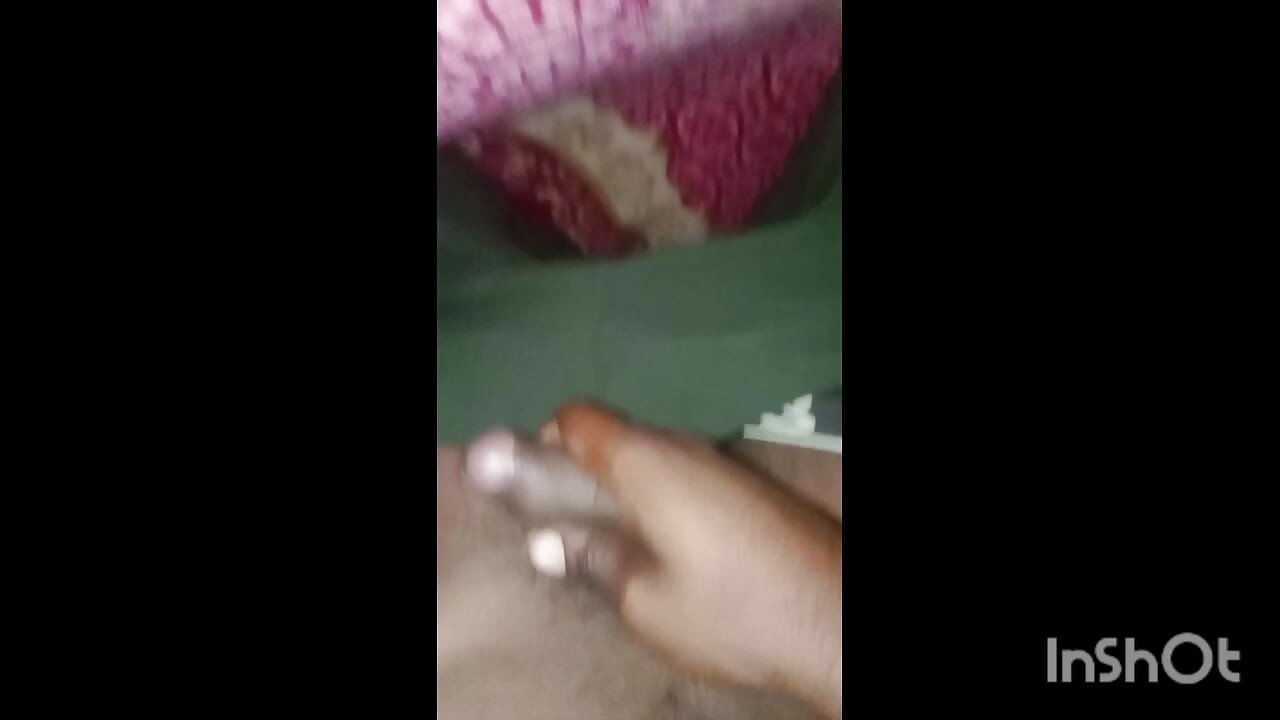 Khade hokar bathroom mein mutth marai bhabhi ji ki aadami ki chut Ko dekhkar Main Apne Man Ko rok nahin Paya aur Maine hila Diya bhabhi ji k