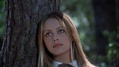 Фільм 1974 року, італійську актрису оглядає лікар у нижній білизні