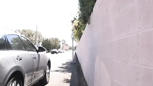 Memek milf pirang tetek besar menyetubuhi kontol besar di mulut