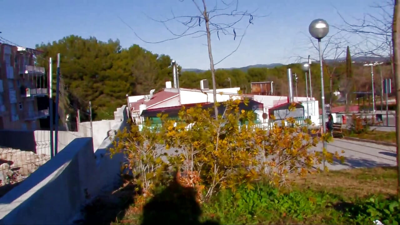 Riding like a professional in the daylight