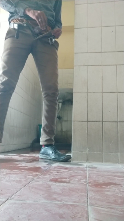 Tamil10inches pissing session | Clip 2