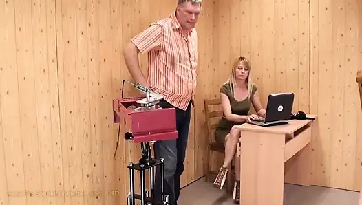 Virone Spanking Machine - Ass Whip