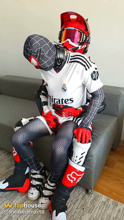 Mx Biker Brought Spider-man to Orgasm and Cum on His Face