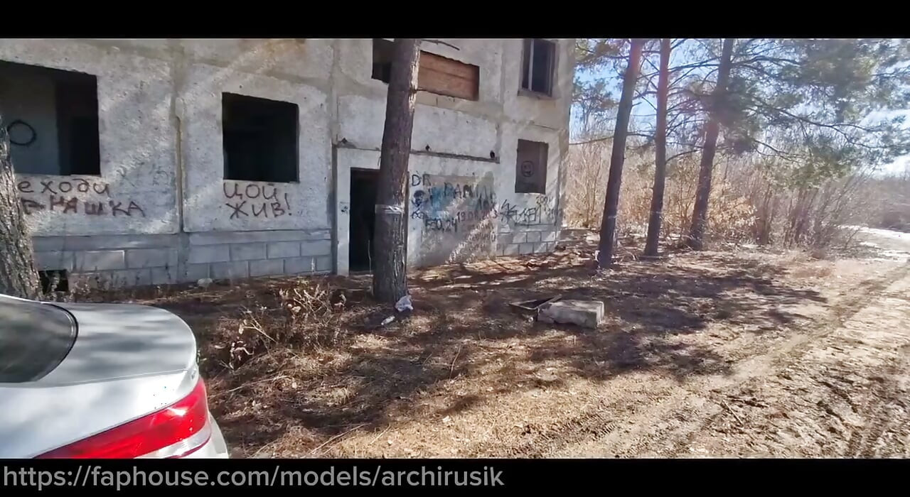 Stepdaddy Bear Dragged a Twink Into an Abandoned House and Fucked His Holes