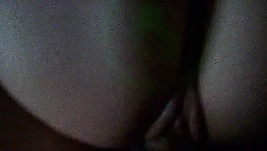 Teil 2 von unserem ersten sextape! Er fickt meine hübsche rosa muschi mit einem großen schwanz und ich lasse ihn über mich kommen!