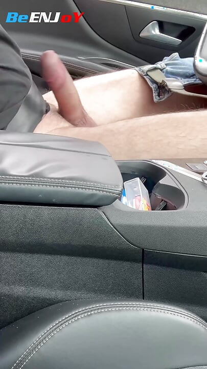 BeENJoY - Handjob at the wheel of the car and massive ejaculation on the side of the road in front of stunned motorists