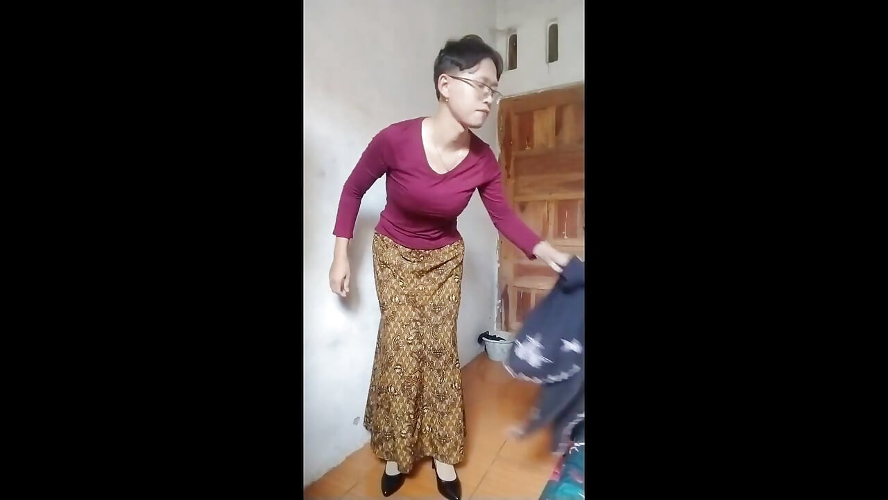 Mitha Tgirl Try to Masturbate Alone