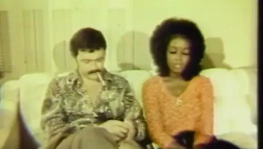 Black and white pussy licking in the bedroom