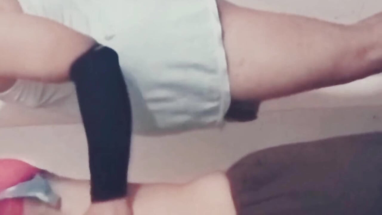 גיסה סקסית פיתתה את גיסה בלילה החם