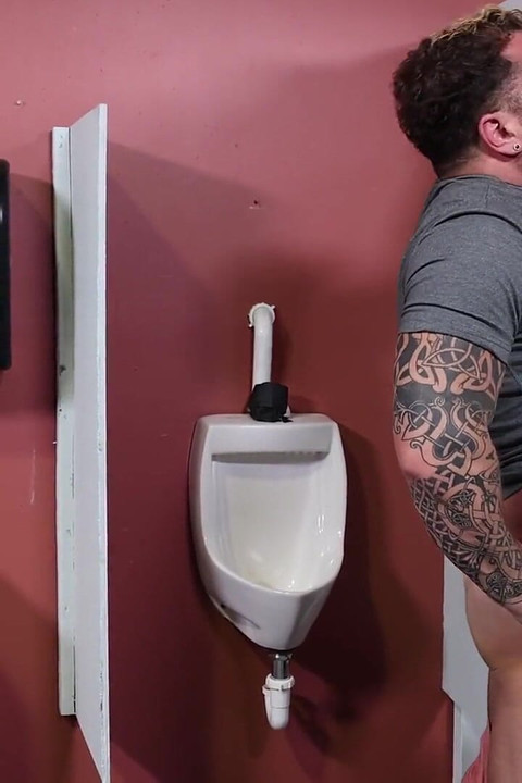 Menover30 meet me at the gloryhole