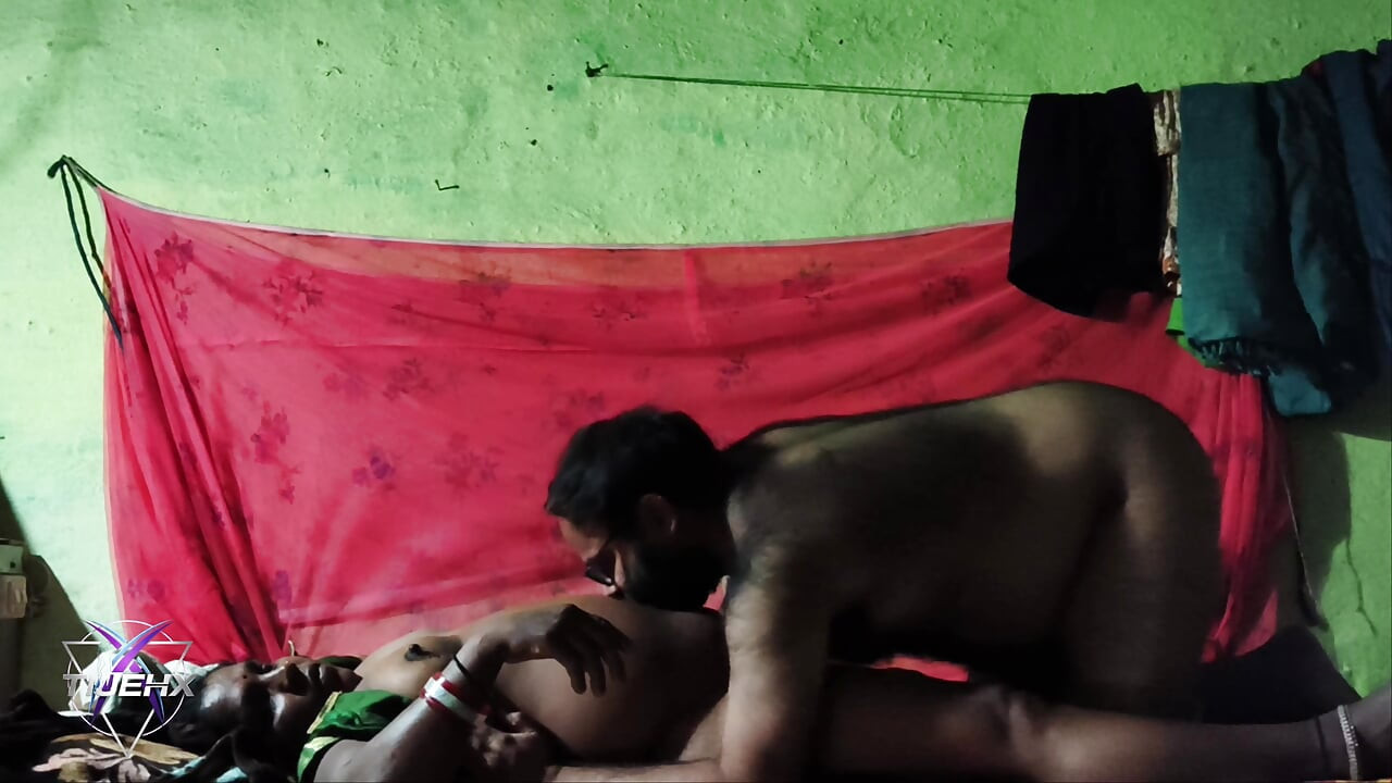 Indian Boy Fucking Sexy Hot Bhabi in Her Room