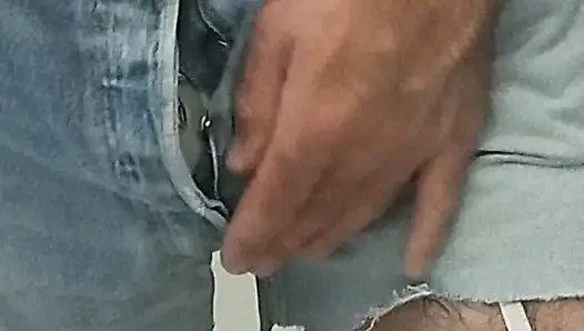 Aku ini kayak pelacur jalang!