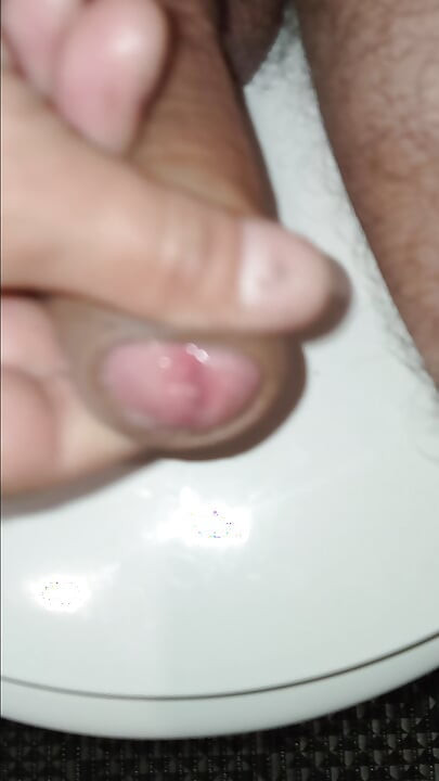 Arousal of a beautiful on sweet with a leak! Rate!