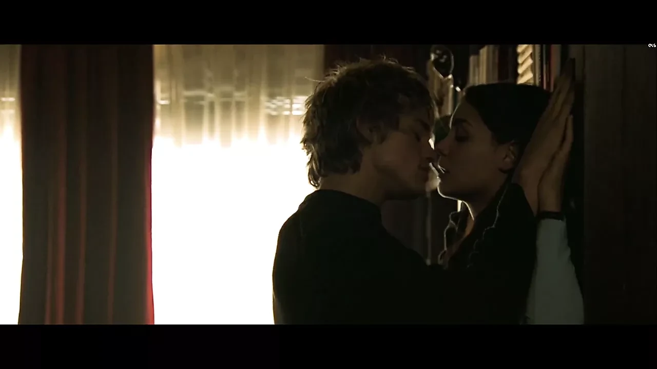 Katie Holmes - Abandon