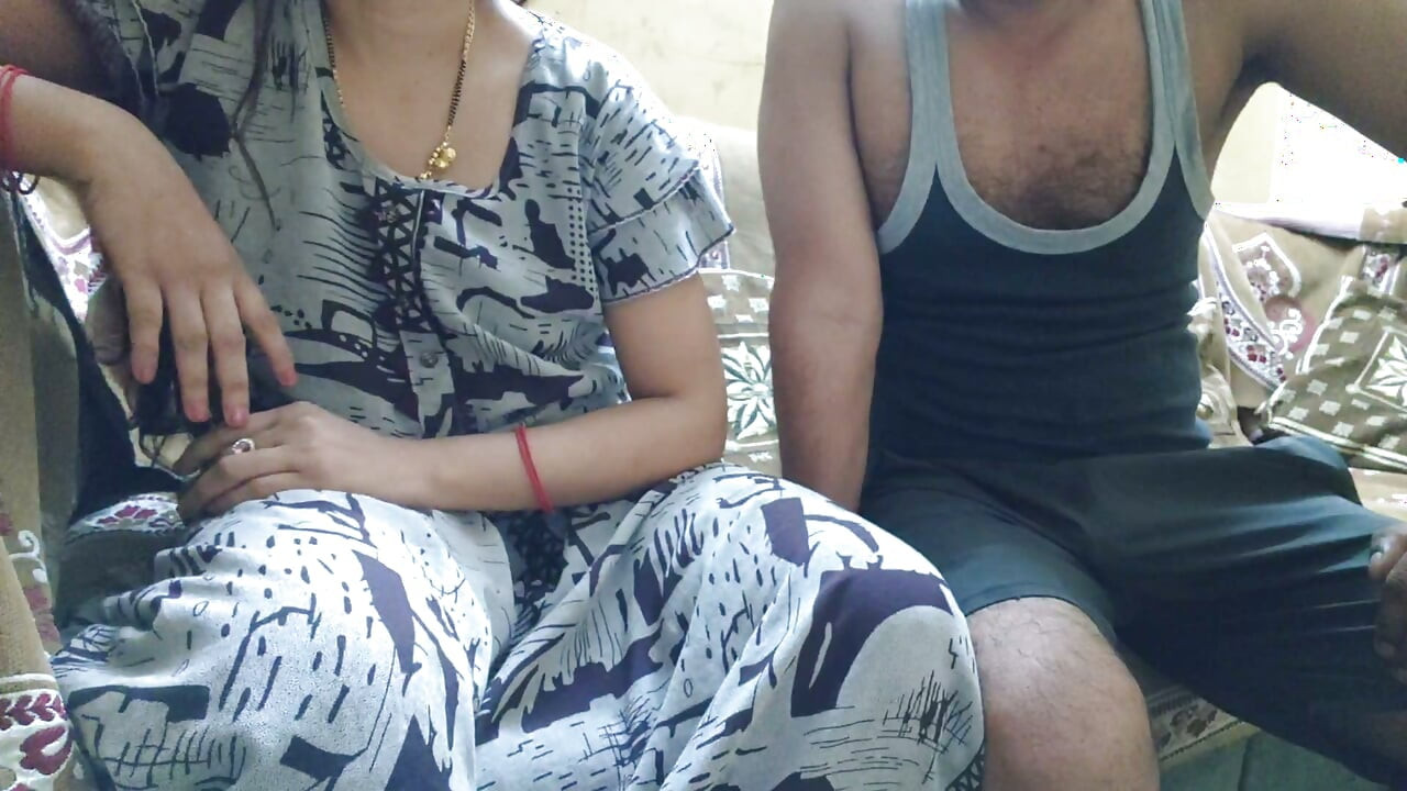 Bhabhi ko mangalsutra dilane ke bahane se choda
