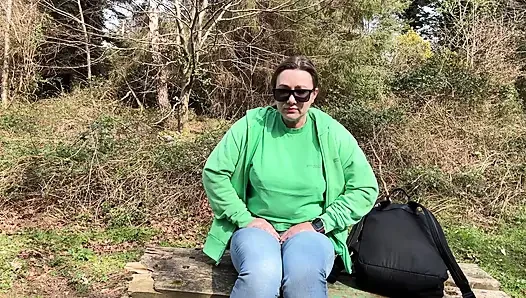 Verzweifelte Nasse Jeans Im Freien Auf Dem Öffentlichen Weg