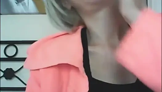 Arkadaşım Nicoletta Embassi'ye yemin ediyorum, sana göğüslerimi gösteriyorum ve gerçekten kabaca konuşuyorum. Biz iki yaramaz arkadaşız