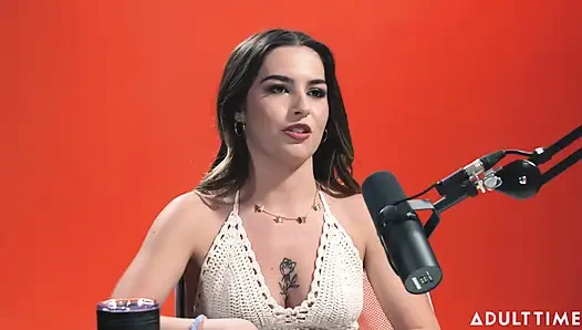 Titreme Kraliçesi Chanel Camryn | Adult Time Podcast