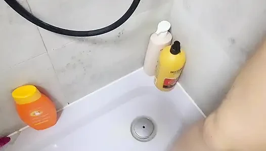 Girl multiple orgasm with feet near to camera