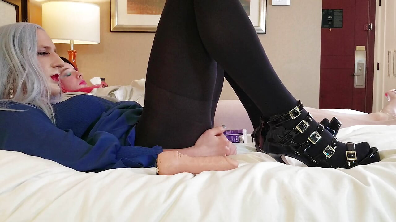 Bardzo ładna crossdresser jebanie i ssanie ruda Tgirl Raw - Kompilacja 9