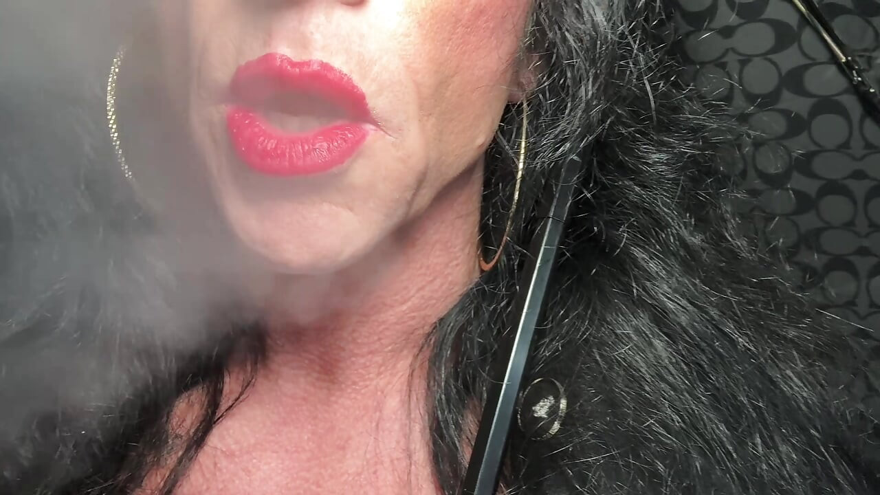 Smokin Hotred Lipstick Ciagrette Tease