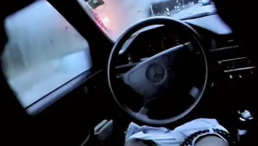 Perverse MILF Will Im Auto Poppen