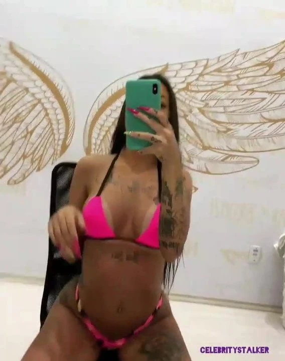 Mc Mirella Gostosa de calcinha